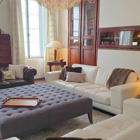 Вилла Au Bord De La Dronne