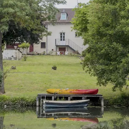 Au Bord De La Dronne